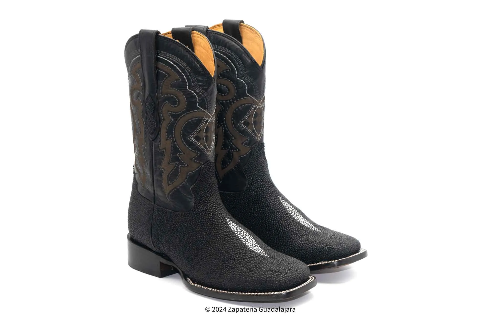 H52R9505 MEN WIDE SQUARE TOE SINGLE STONE STINGRAY PRINT BLACK LEATHER BOOT