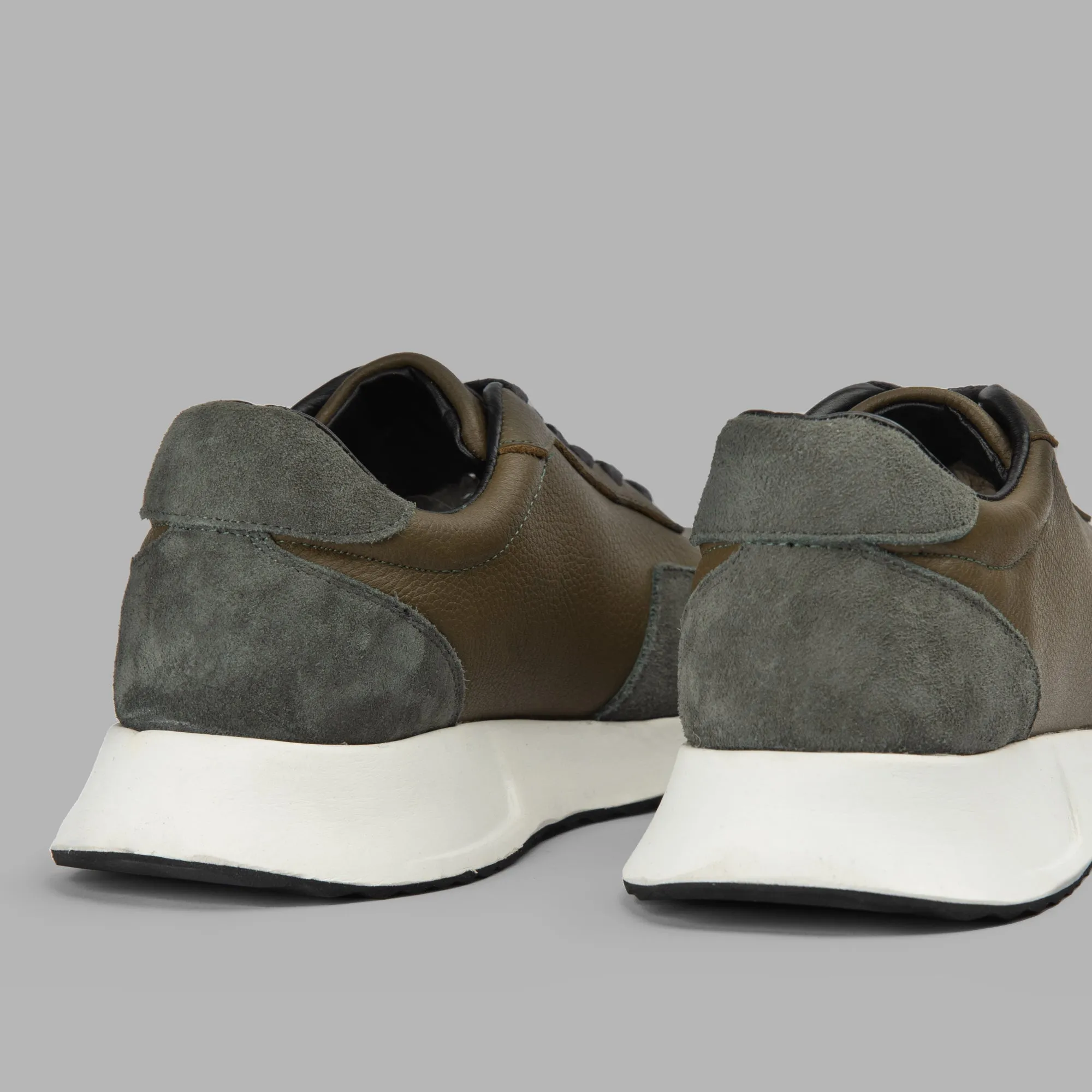 Iconic Mid-Top Sneakers - Olive