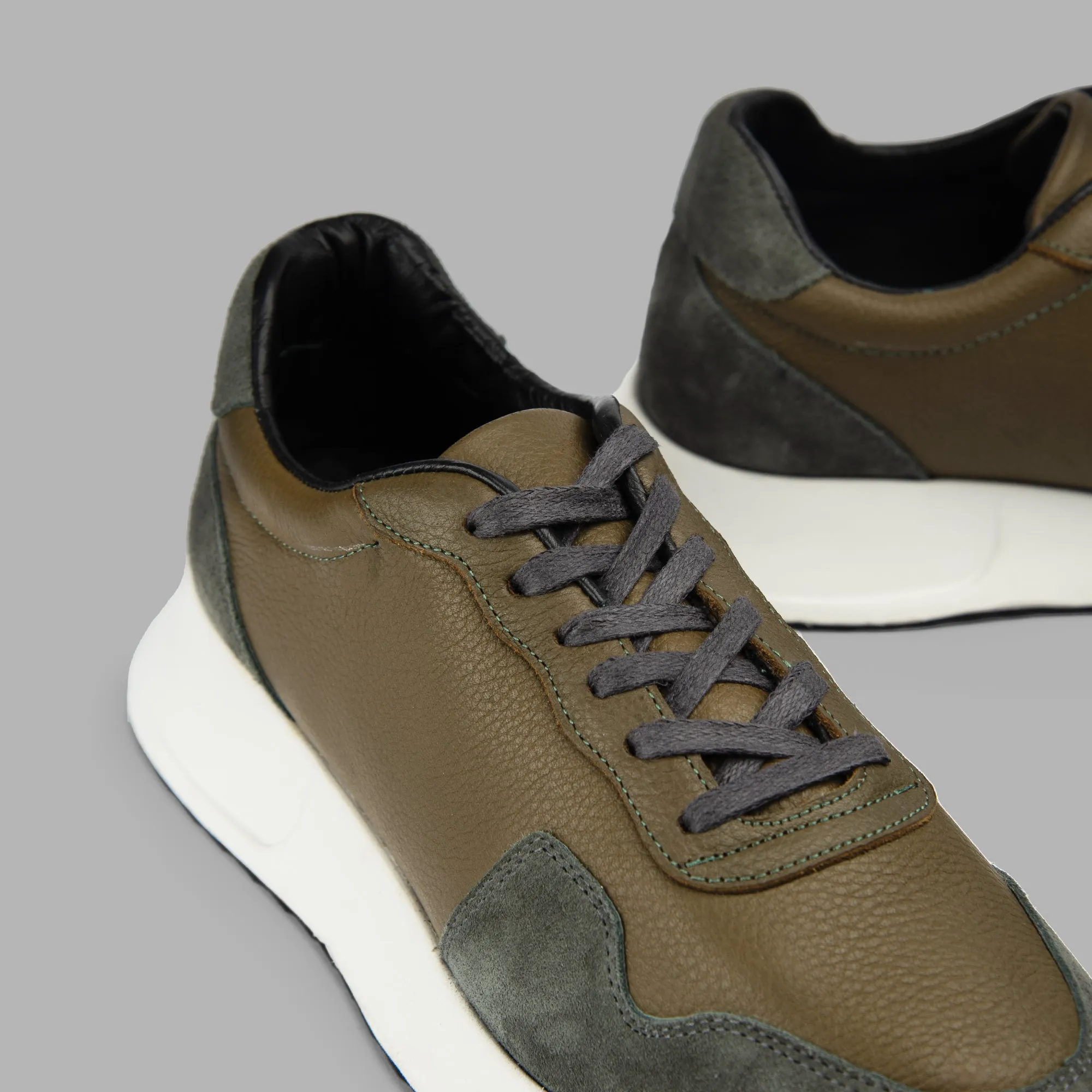 Iconic Mid-Top Sneakers - Olive