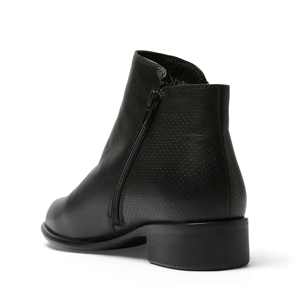 Lorenzo Boot in Black Leather