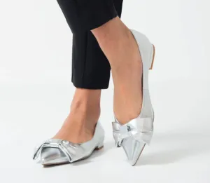 The Bow Pointed Flat in Silver